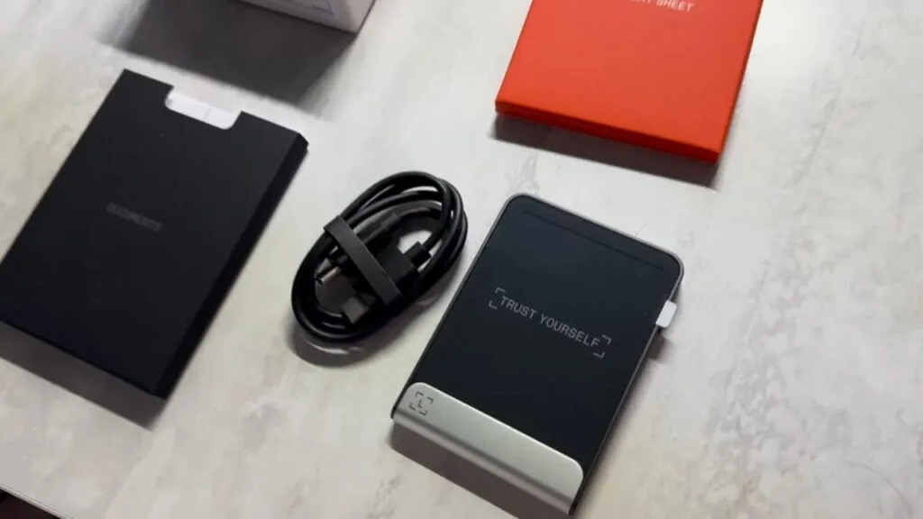 What’s in the Ledger Flex Box?